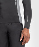 Rash Guard - Venum - Tempest - Pitkähihainen - Musta/Harmaa